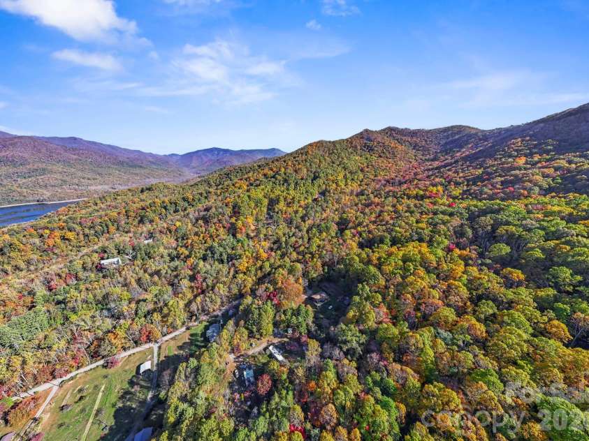 97 Old Cove Road, Black Mountain, NC 28711.  MLS# CAR4359155, YatesRealty ID 20366. OMG THE VIEWS