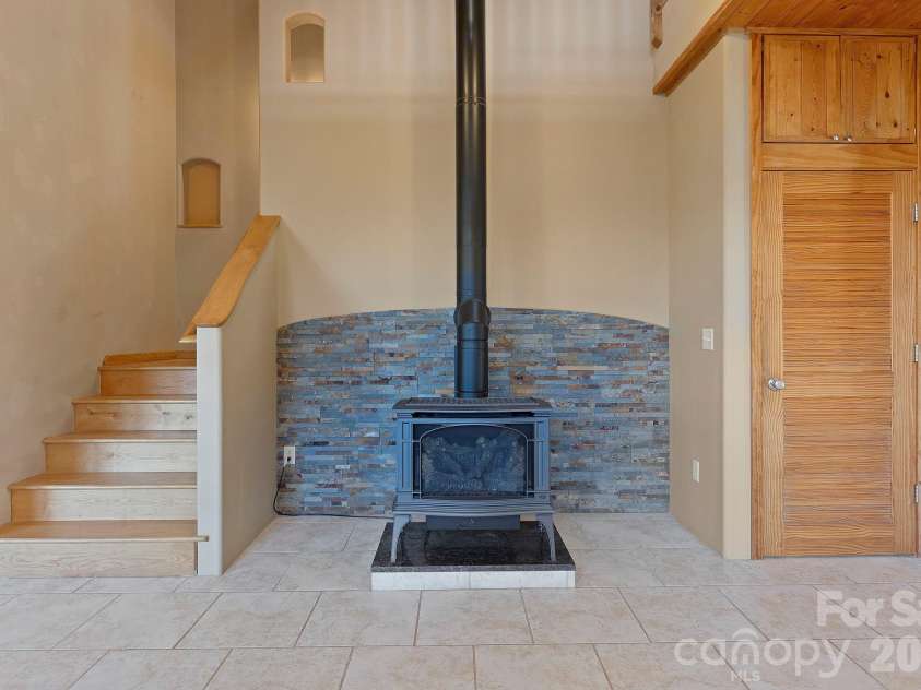 97 Old Cove Road, Black Mountain, NC 28711.  MLS# CAR4359155, YatesRealty ID 20366. Propane stove