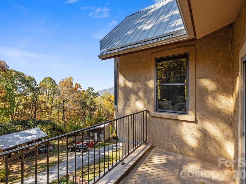 97 Old Cove Road, Black Mountain, NC 28711.  MLS# CAR4359155, YatesRealty ID 20366. Upper balcony