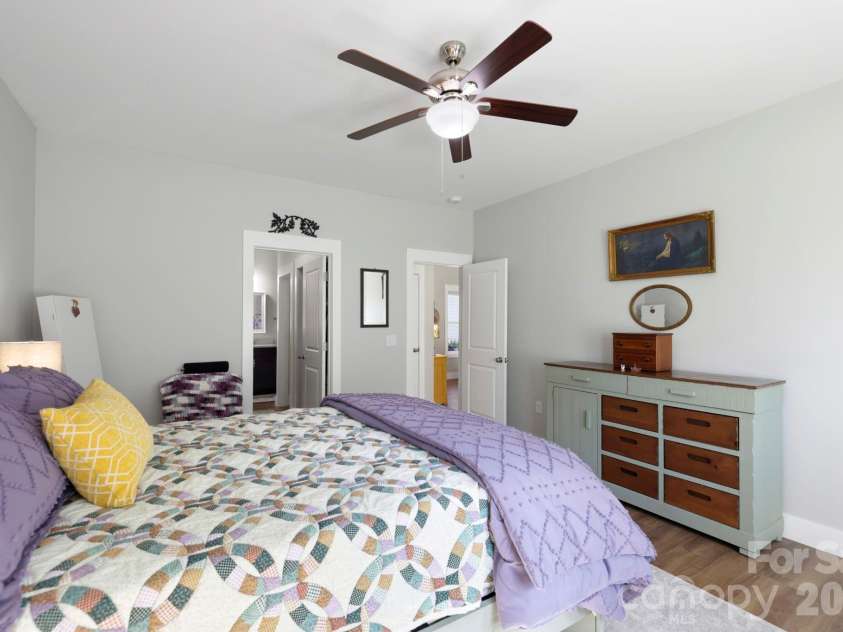 143 Beechnut Drive, Hendersonville, NC 28739.  MLS# CAR4375324, YatesRealty ID 20367. 