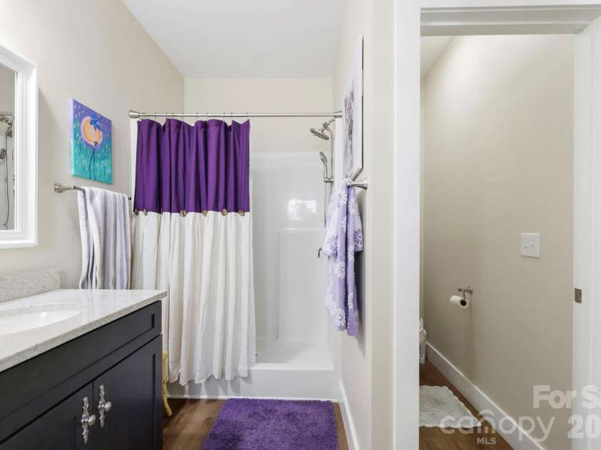 143 Beechnut Drive, Hendersonville, NC 28739.  MLS# CAR4375324, YatesRealty ID 20367. 