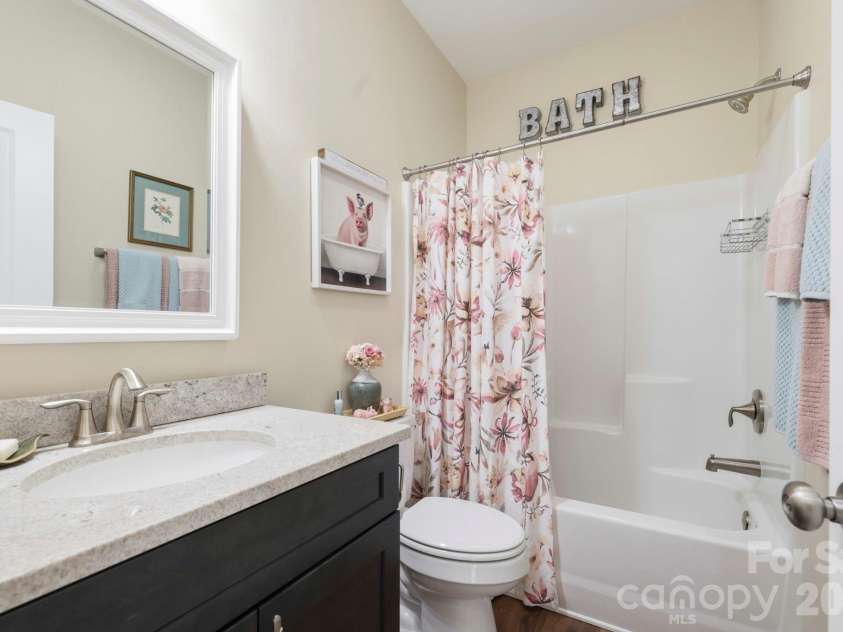 143 Beechnut Drive, Hendersonville, NC 28739.  MLS# CAR4375324, YatesRealty ID 20367. 