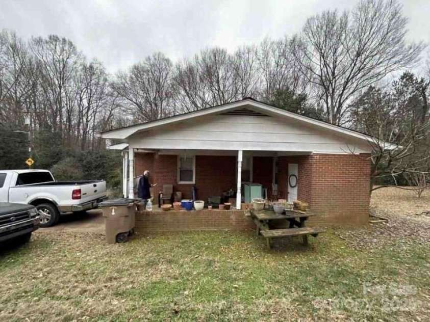 910 McGowan Road, Shelby, NC 28150.  MLS# CAR4251962, YatesRealty ID 20367. 