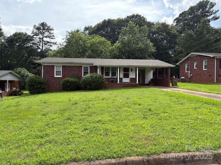 908 McGowan Road, Shelby, NC 28150.  MLS# CAR4251958, YatesRealty ID 20368. Conveniently located brick ranch
