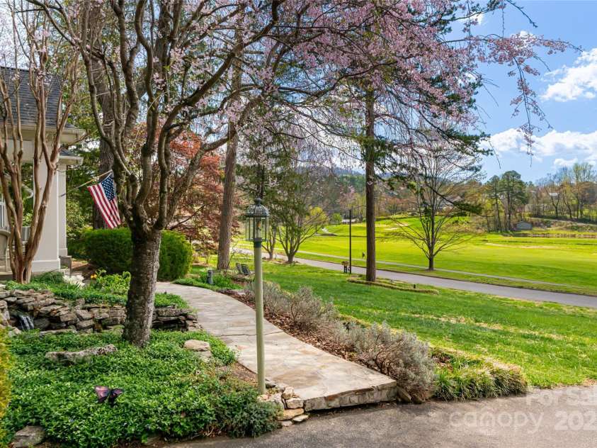 54 Fairway Road, Asheville, NC 28804.  MLS# CAR4238244, YatesRealty ID 2037. Front Yard & walk-way. 