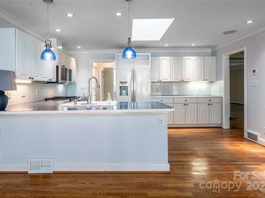 54 Fairway Road, Asheville, NC 28804.  MLS# CAR4238244, YatesRealty ID 2037. Kitchen - View #3
