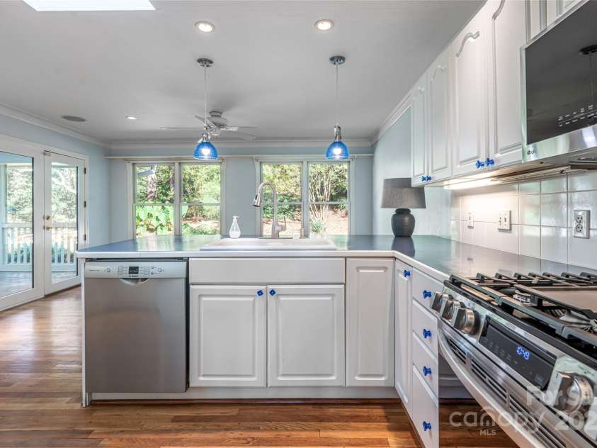 54 Fairway Road, Asheville, NC 28804.  MLS# CAR4238244, YatesRealty ID 2037. Kitchen - View #4