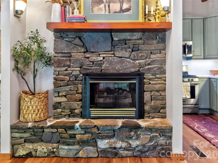 3068 226 Highway, Bakersville, NC 28705.  MLS# CAR4380158, YatesRealty ID 20370. 