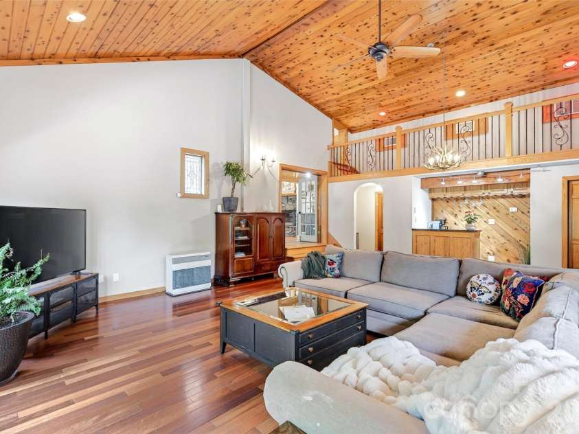 3068 226 Highway, Bakersville, NC 28705.  MLS# CAR4380158, YatesRealty ID 20370. 
