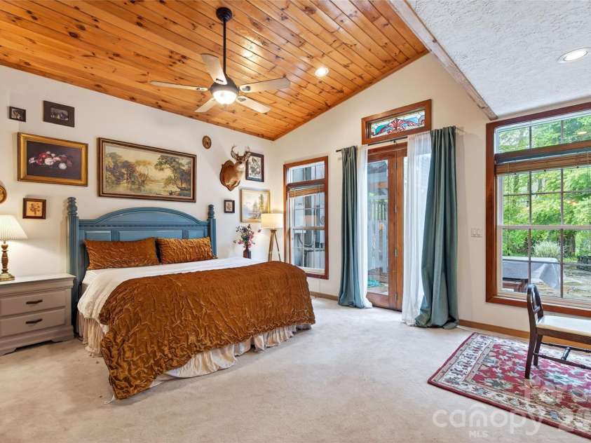 3068 226 Highway, Bakersville, NC 28705.  MLS# CAR4380158, YatesRealty ID 20370. 