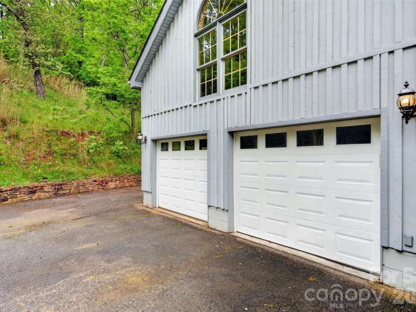 3068 226 Highway, Bakersville, NC 28705.  MLS# CAR4380158, YatesRealty ID 20370. 