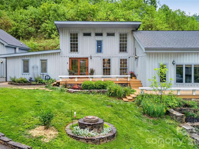 3068 226 Highway, Bakersville, NC 28705.  MLS# CAR4380158, YatesRealty ID 20370. 