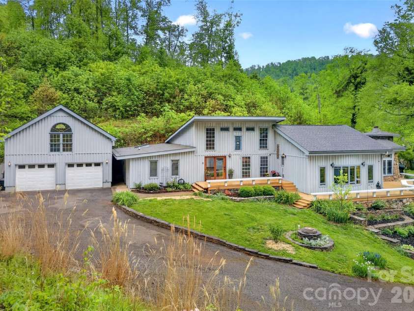 3068 226 Highway, Bakersville, NC 28705.  MLS# CAR4380158, YatesRealty ID 20370. 