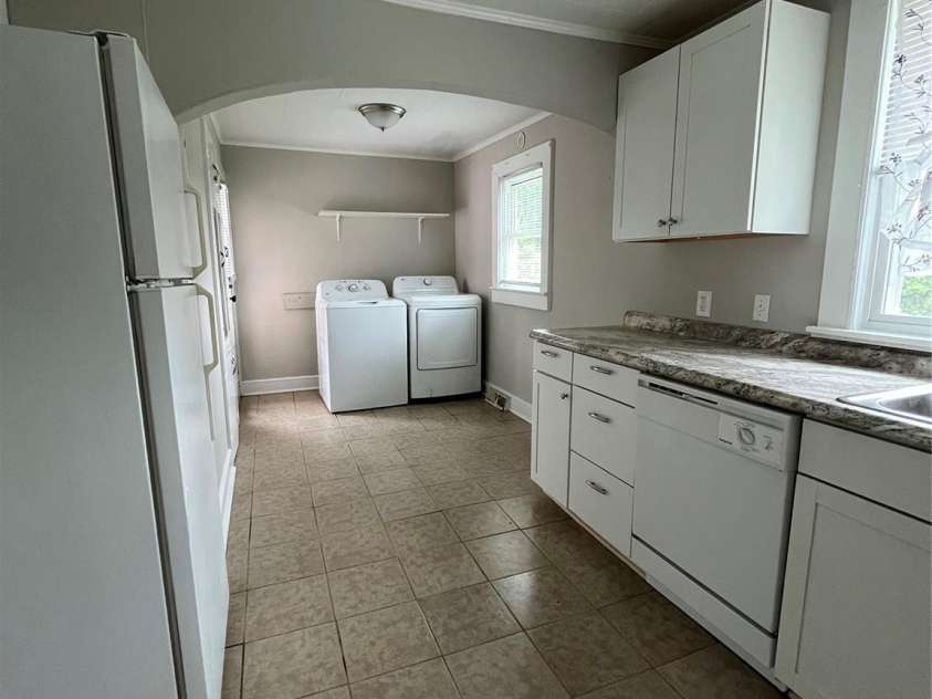 628 Main Street, Jonesville, NC 29353.  MLS# CAR4272479, YatesRealty ID 20370. 