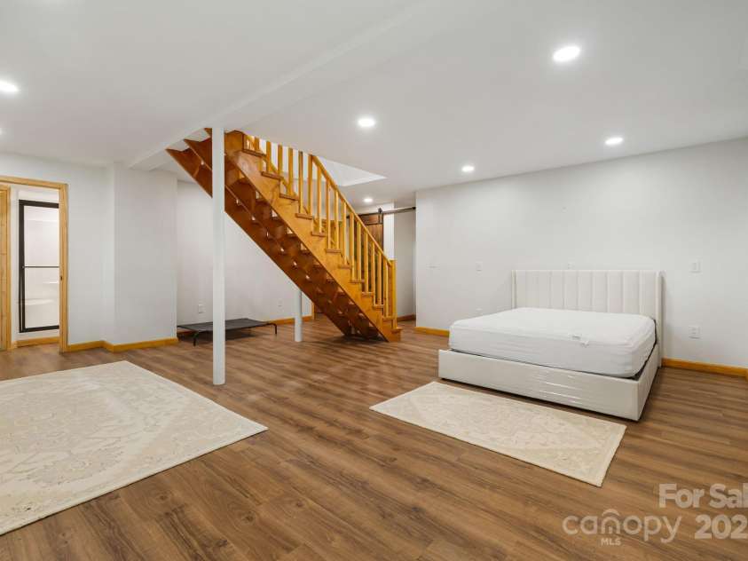 285 Fairway Loop, Burnsville, NC 28714.  MLS# CAR4271879, YatesRealty ID 20372. 
