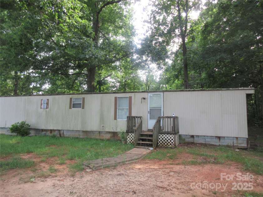 2927 Nc 16 Highway, Newton, NC 28658.  MLS# CAR4270025, YatesRealty ID 20373. 