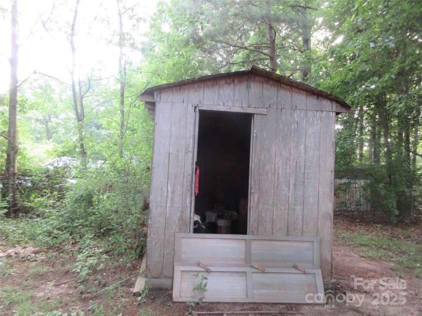 2927 Nc 16 Highway, Newton, NC 28658.  MLS# CAR4270025, YatesRealty ID 20373. 