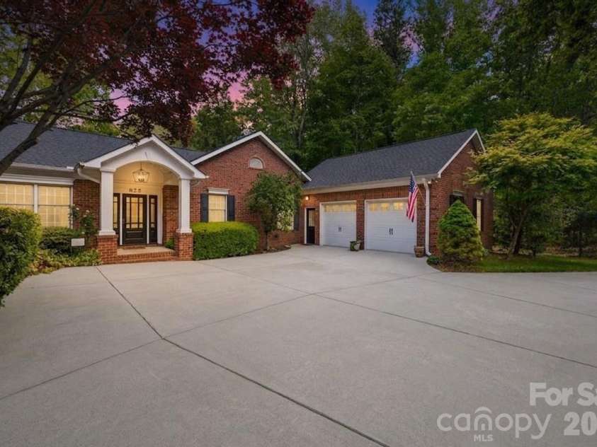 625 Saint Andrews Road, Statesville, NC 28625.  MLS# CAR4414767, YatesRealty ID 20373. 