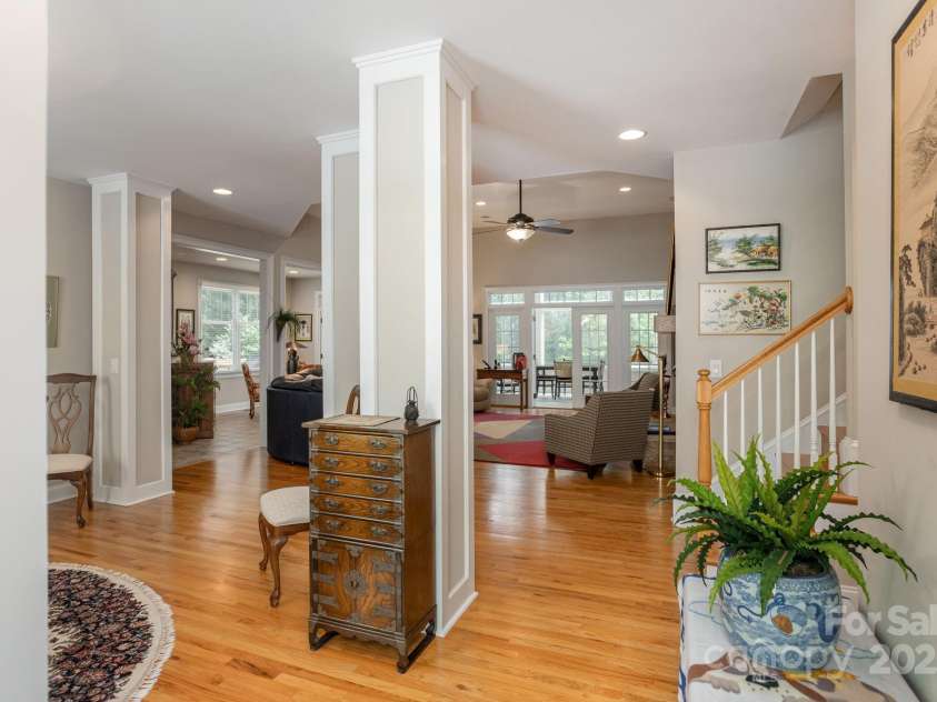 110 and 140 FOX CHASE Drive, Hendersonville, NC 28739.  MLS# CAR4272423, YatesRealty ID 20374. 