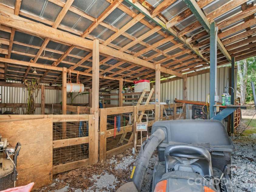 5780 NC 16 Business Highway, Maiden, NC 28650.  MLS# CAR4370464, YatesRealty ID 20374. Barn stall area