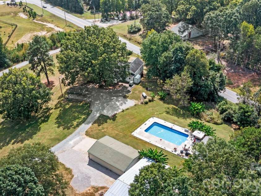 5780 NC 16 Business Highway, Maiden, NC 28650.  MLS# CAR4370464, YatesRealty ID 20374. The compound 3+ acres
