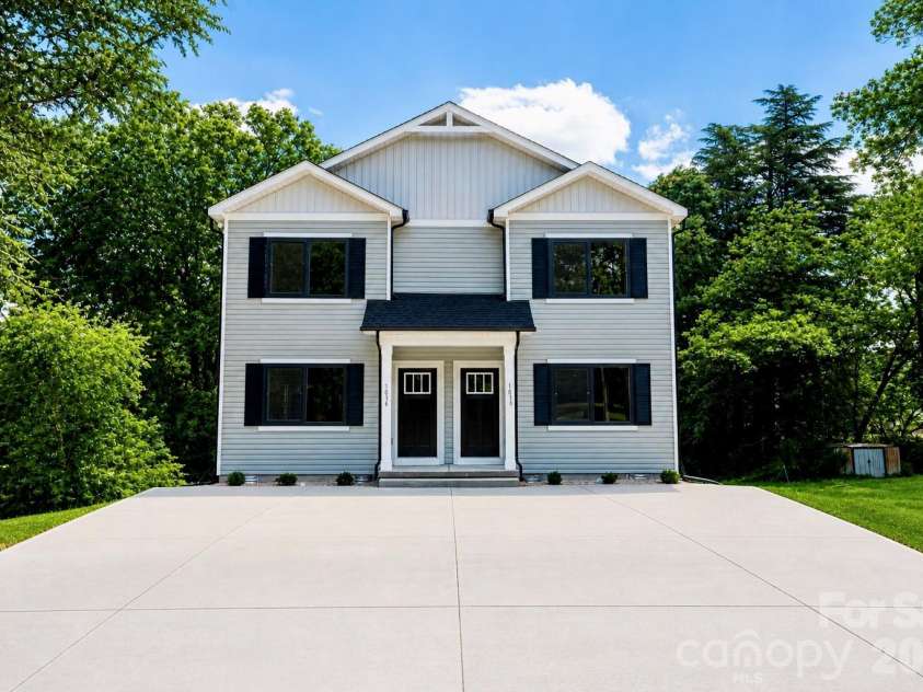 1036 12th Street, Hickory, NC 28601.  MLS# CAR4380262, YatesRealty ID 20375. 