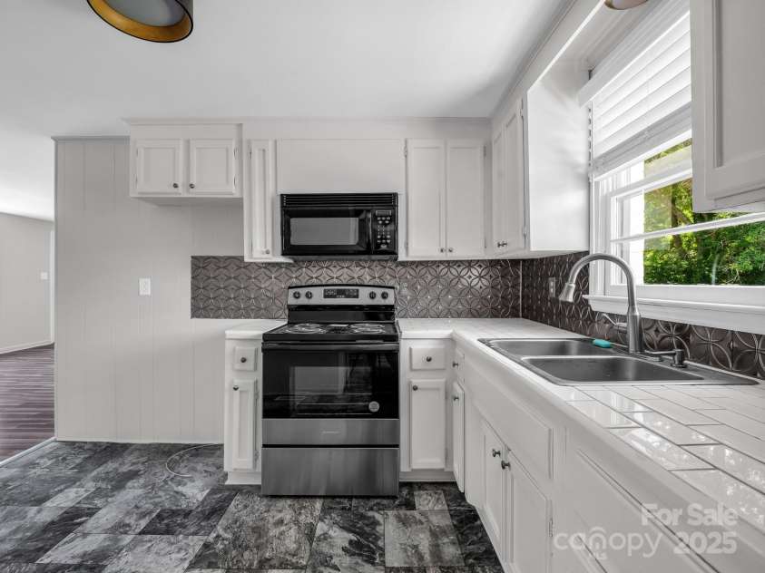 179 Sedgefield Drive, Forest City, NC 28043.  MLS# CAR4272519, YatesRealty ID 20376. 