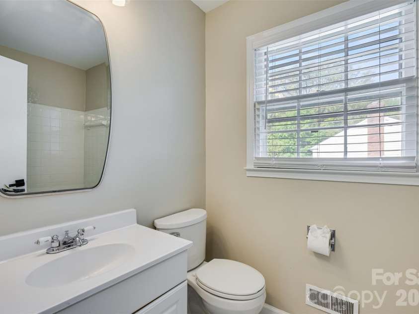 7456 Crowflock Court, Charlotte, NC 28226.  MLS# CAR4365076, YatesRealty ID 20376. 