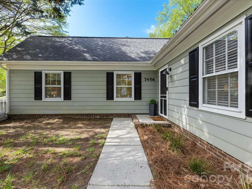 7456 Crowflock Court, Charlotte, NC 28226.  MLS# CAR4365076, YatesRealty ID 20376. 