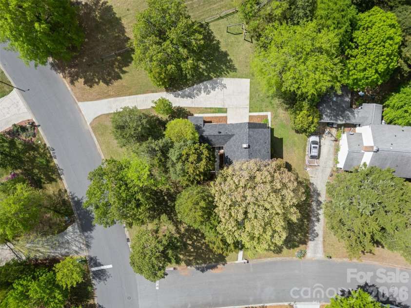7456 Crowflock Court, Charlotte, NC 28226.  MLS# CAR4365076, YatesRealty ID 20376. 