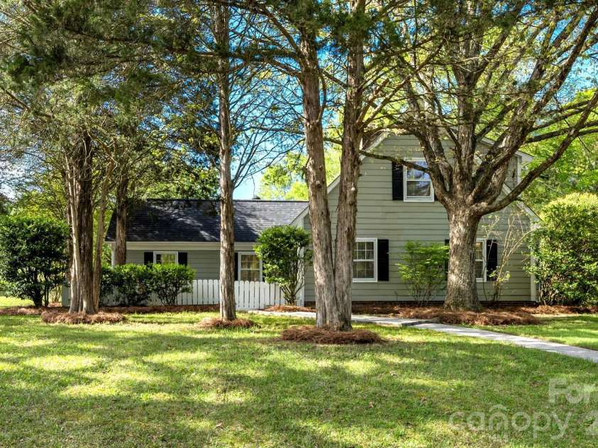 7456 Crowflock Court, Charlotte, NC 28226.  MLS# CAR4365076, YatesRealty ID 20376. 