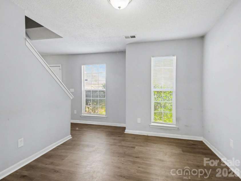 7410 Sarnia Place, Charlotte, NC 28269.  MLS# CAR4363664, YatesRealty ID 20377. 