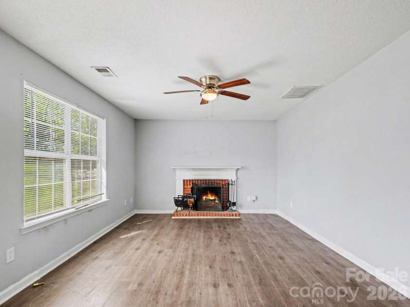 7410 Sarnia Place, Charlotte, NC 28269.  MLS# CAR4363664, YatesRealty ID 20377. 