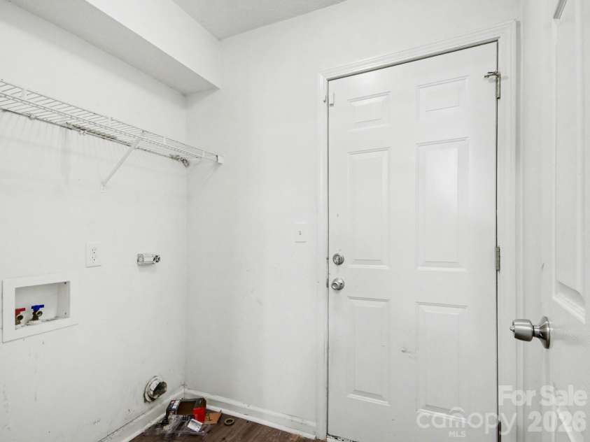 7410 Sarnia Place, Charlotte, NC 28269.  MLS# CAR4363664, YatesRealty ID 20377. 