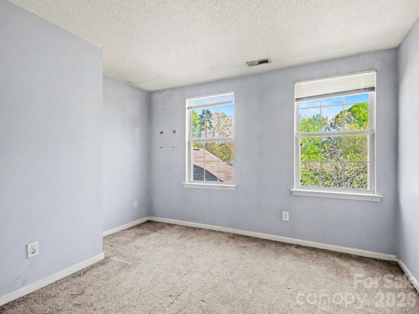 7410 Sarnia Place, Charlotte, NC 28269.  MLS# CAR4363664, YatesRealty ID 20377. 
