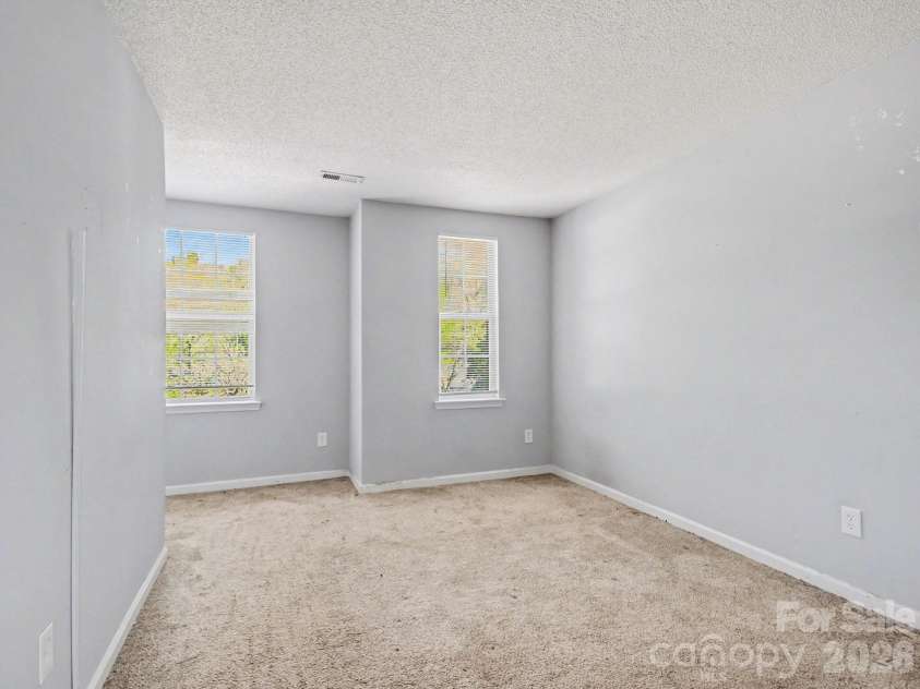 7410 Sarnia Place, Charlotte, NC 28269.  MLS# CAR4363664, YatesRealty ID 20377. 