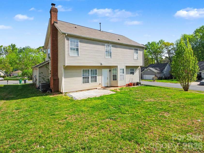 7410 Sarnia Place, Charlotte, NC 28269.  MLS# CAR4363664, YatesRealty ID 20377. 