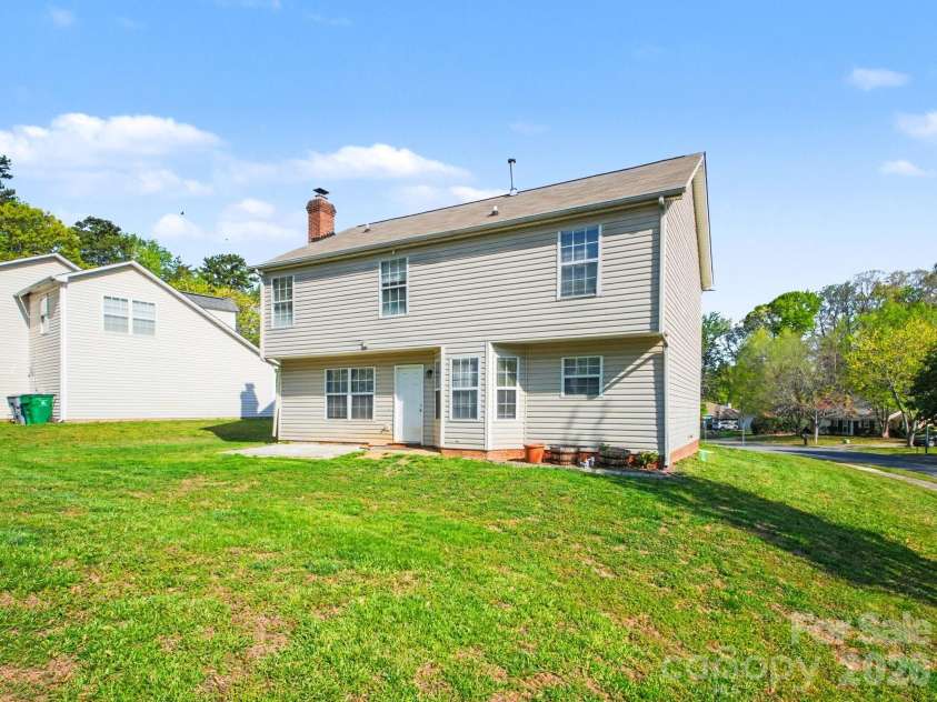 7410 Sarnia Place, Charlotte, NC 28269.  MLS# CAR4363664, YatesRealty ID 20377. 