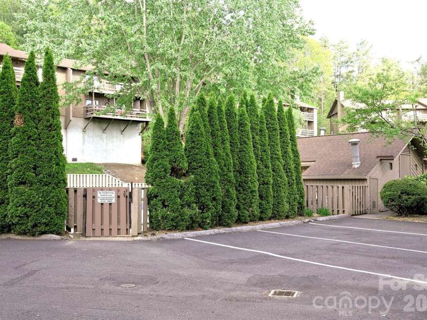 305 Piney Mountain Drive, Asheville, NC 28805.  MLS# CAR4351892, YatesRealty ID 20378. Pool Entrance