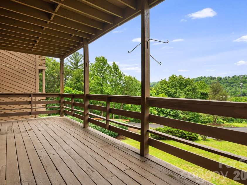 305 Piney Mountain Drive, Asheville, NC 28805.  MLS# CAR4380545, YatesRealty ID 20378. Deck