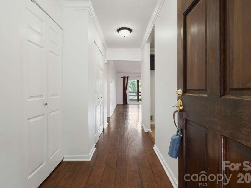 305 Piney Mountain Drive, Asheville, NC 28805.  MLS# CAR4380545, YatesRealty ID 20378. Entryway