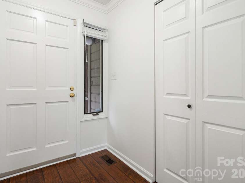305 Piney Mountain Drive, Asheville, NC 28805.  MLS# CAR4380545, YatesRealty ID 20378. Entryway