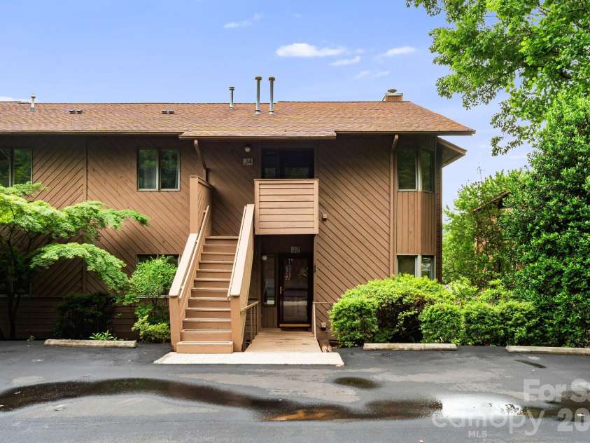 305 Piney Mountain Drive, Asheville, NC 28805.  MLS# CAR4380545, YatesRealty ID 20378. Unit exterior