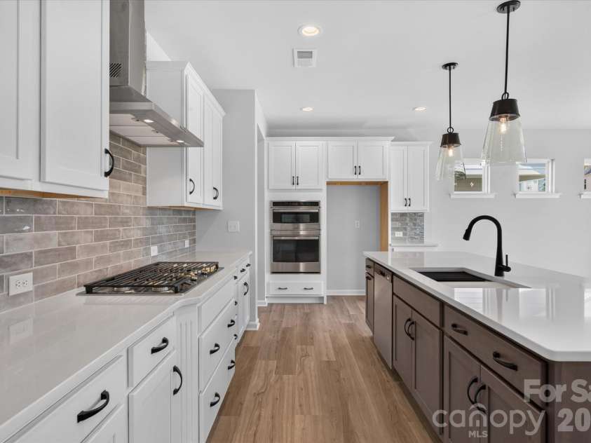 110 Cartington Way, Mooresville, NC 28115.  MLS# CAR4370224, YatesRealty ID 20379. Kitchen