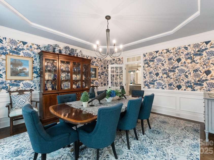 239 Kimberly Road, Davidson, NC 28036.  MLS# CAR4288776, YatesRealty ID 2038. Spacious Dining Room great for entertaining!