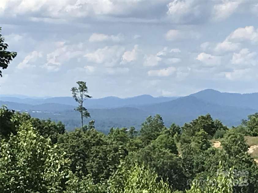 99999 Bay Laurel Lane, Hendersonville, NC 28791.  MLS# CAR4206754, YatesRealty ID 2038. 