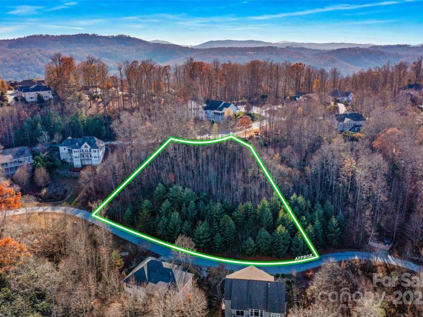 99999 Bay Laurel Lane, Hendersonville, NC 28791.  MLS# CAR4206754, YatesRealty ID 2038. 