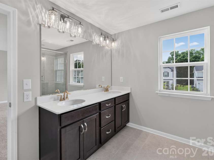 2262 Trundle Drive, Gastonia, NC 28054.  MLS# CAR4351655, YatesRealty ID 20380. Premier Bath