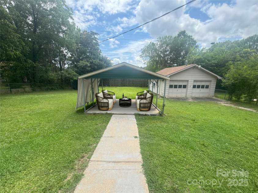 1107 Crestfield Drive, Lancaster, SC 29720.  MLS# CAR4272180, YatesRealty ID 20381. 