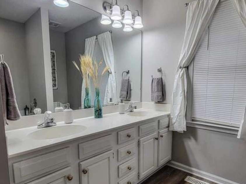 6231 Kentwood Drive, Kannapolis, NC 28081.  MLS# CAR4252853, YatesRealty ID 20382. 